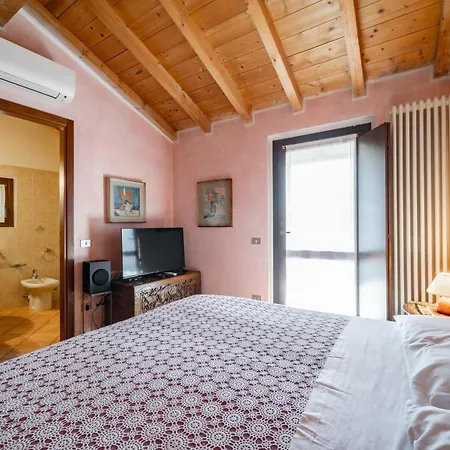 Nocleg ze śniadaniem Cascina Cologna 4*